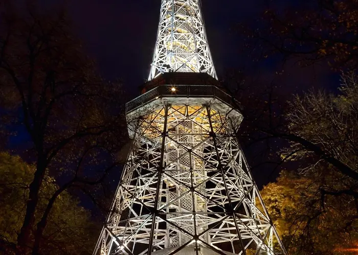Novy U Prazskeho Vystaviste A3 ホームステイ プラハ